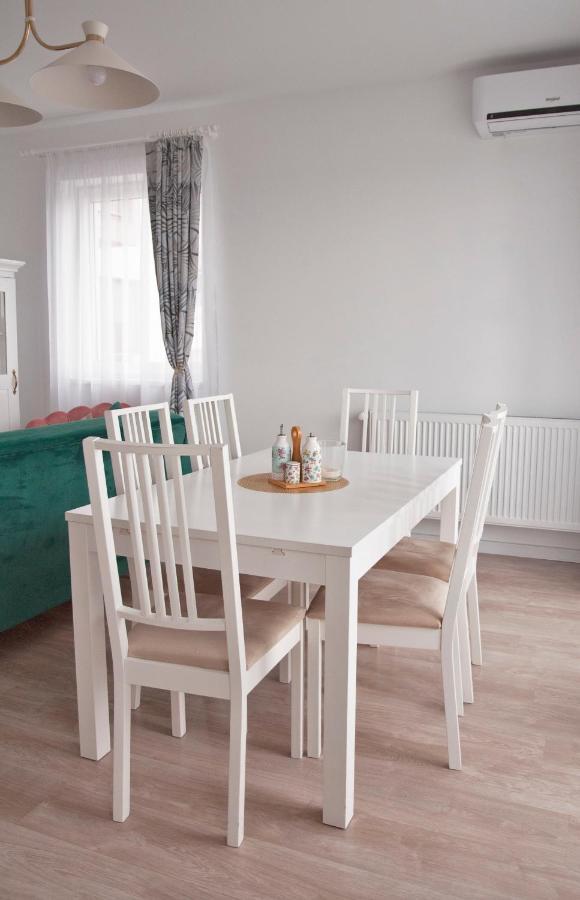 Elis Apartment By Oasis Homes Oradea Luaran gambar